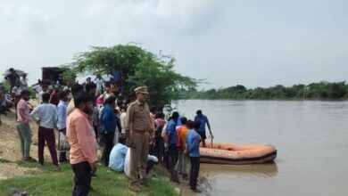 24 घंटे के बाद भी युवा नहर से नहीं मिल सके - आगरा समाचार