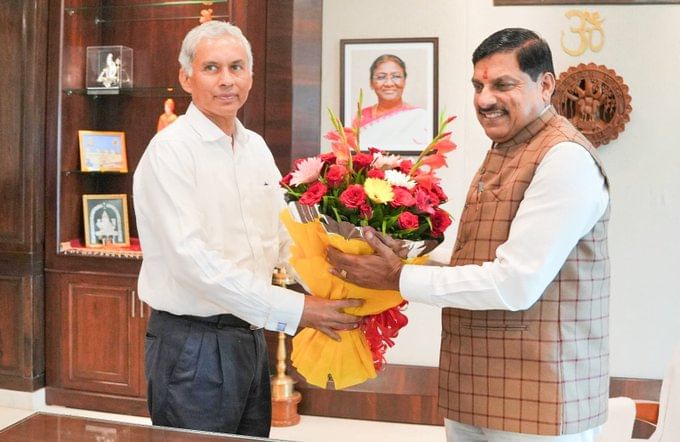 Mp News: Chief Secretary Anurag Jain Got One Year Extension In Madhya Pradesh, Cm Congratulated Him - Amar Ujala Hindi News Live
