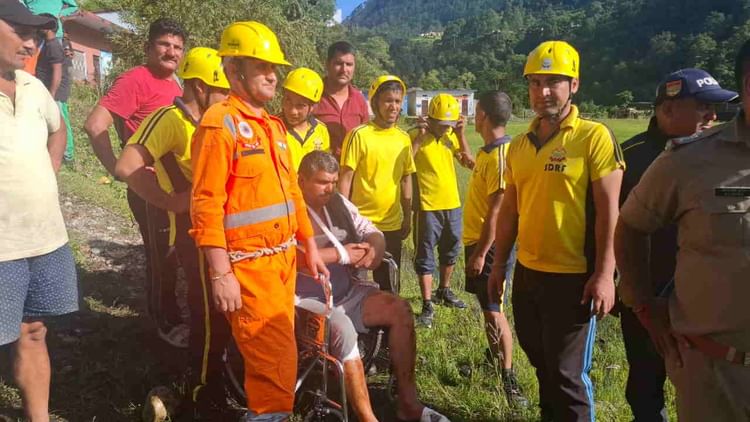 Chamoli Cloudburst Live Houses मलबे के तहत दफन बड़े पैमाने पर विनाश SDRF बचाव नवीनतम अपडेट हिंदी में - अमर उजला हिंदी समाचार लाइव