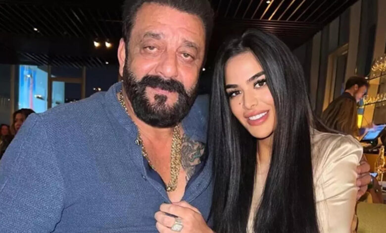 Sanjay Dutt Daughter,'भले ही उन्होंने आपको पाला हो, लेकिन...' त्रिशला दत्त के पोस्ट से सनसनी, संजय दत्त की बेटी मेंटल हेल्थ पर बोलीं - trishala dutt cryptic post about manipulative parents family image and mental health