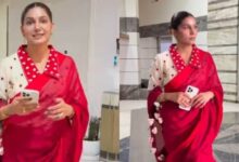 लाल साड़ी में 'परम सुंदरी' लगीं सपना चौधरी, देसी लुक से फैंस को किया इम्प्रेस