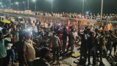 हड्डियों से भरा ट्रक आगरा में पकड़ा गया था, बर्बरता और हंगामा था - अमर उजला हिंदी समाचार लाइव