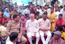 कार्रवाई के आश्वासन पर 8 घंटे के बाद बाजार खोला गया - आगरा समाचार