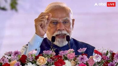 PM Modi slams congress says those who dance with constitution trampled