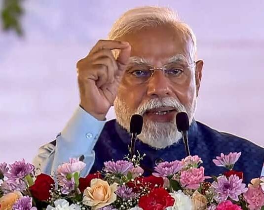 PM Modi slams congress says those who dance with constitution trampled