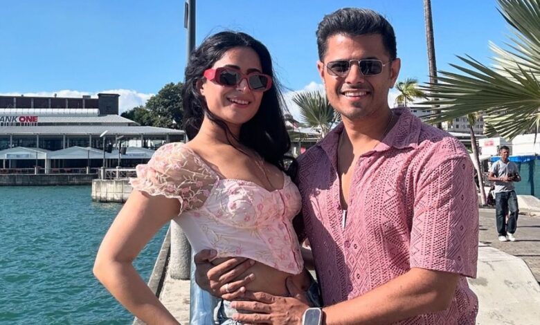 शादी के 4 साल बाद पति से अलग हो रही एक्ट्रेस? फोटोज से मिला हिंट, फैन्स को हुई टेंशन - AajTak