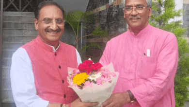 राजनीति- लेखक गांव से बही सियासत की नयी बयार