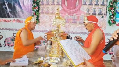 दशलाक्षन महोत्सव सबसे अच्छा क्षमा धर्म के साथ शुरू हुआ | दशलाक्षन महोत्सव की शुरुआत अच्छी क्षमा धर्म के साथ हुई: भक्तों ने जलभिशेक और शांतीधारा का प्रदर्शन किया, दस दिनों तक चलेगा - आगरा समाचार