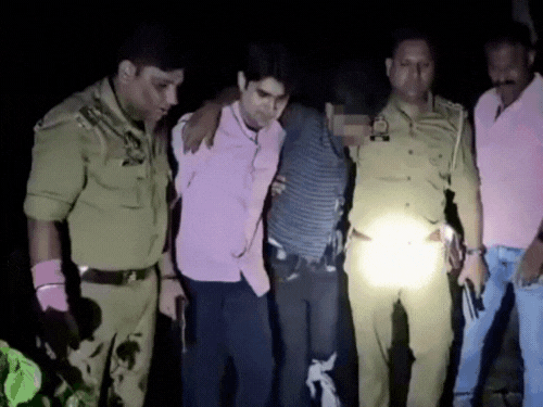 एक नाबालिग के साथ बलात्कार करने वाले आरोपी को गोली मार दी गई थी | एक नाबालिग के साथ बलात्कार करने वाले आरोपी की गोलीबारी: पुलिस ने मुठभेड़ के बाद पकड़ा, अस्पताल में भर्ती हुए - आगरा समाचार