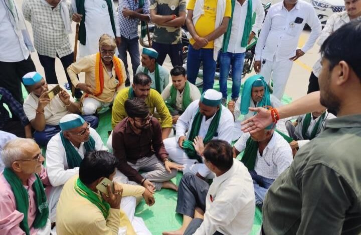 टोल का भुगतान किए बिना वाहन को बाहर निकालने के विवाद में बाधा को तोड़ दिया गया था - आगरा समाचार