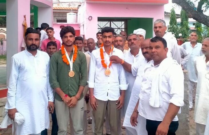 मथुरा में राष्ट्रीय वॉलीबॉल चैम्पियनशिप का आयोजन | नेशनल वॉलीबॉल चैंपियनशिप मथुरा में आयोजित: बागपत के खिलाड़ियों ने दो स्वर्ण पदक जीते, अब जौहर नेपाल में दिखाएंगे - बगपत समाचार