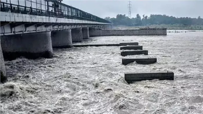 आगरा समाचार: आज, यमुना नदी खतरे के निशान तक पहुंच जाएगी; गोकुल बैराज से जारी पानी के 705635 क्यूसेक