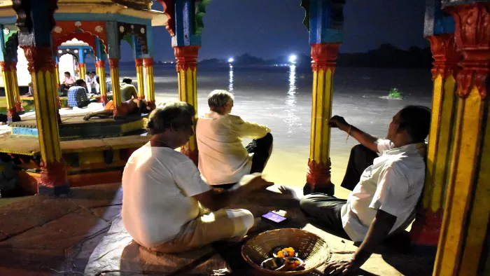 यमुना में बाढ़: ऊपर में घबराहट, चार फीट भरा पानी; 200 में से घरों में खाली होना था