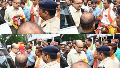 राज्यपाल रमेन डेका का रायगढ़ सर्किट हाउस पहुंचने पर किया गया भव्य स्वागत