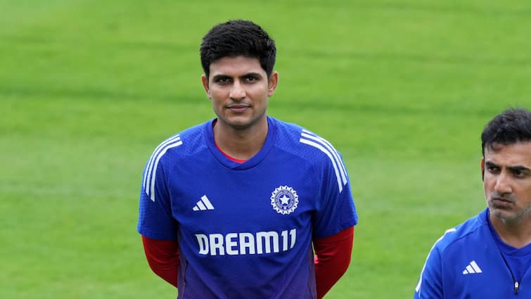 vice captain shubman gill sick ahead asia cup 2025 out of this big tournament Shubman Gill: एशिया कप से पहले बीमार हुए शुभमन गिल, इस टूर्नामेंट से हुए बाहर, बदला गया कप्तान