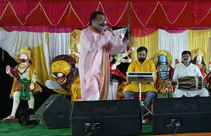चलो श्री वृंदावन धम के पास गए ... आयात करने वाले चलो रे आदमी श्री वृंदावन धाम को स्पष्ट करें ... भजन सुनकर भक्ति ने कहा - धोलपुर समाचार