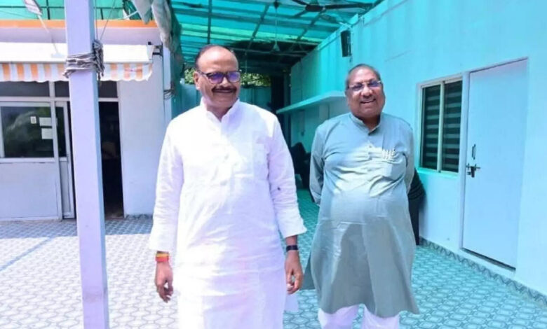 Sanjay Nishad Brijesh Pathak Meeting,बीजेपी से गठबंधन तोड़ने की चर्चाओं के बीच बृजेश पाठक से मिले संजय निषाद, मुलाकात की वजह ये बताई - sanjay nishad met brijesh pathak amidst discussions of breaking alliance with bjp know reason up news