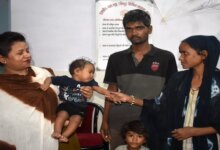 मथुरा न्यूज: माता -पिता 10 दिनों के बाद खोई हुई बेटी हो गईं! गोद में, 'सरस्वती', आँखें आँसू में डूब गईं