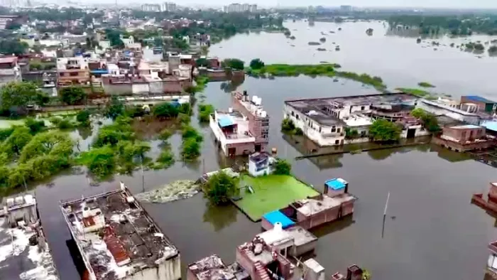 यमुना फ्लड अलर्ट: मथुरा में आज चीजें बिगड़ जाएंगी, यमुना का इंच इंच बढ़ती जल स्तर बढ़ जाती है